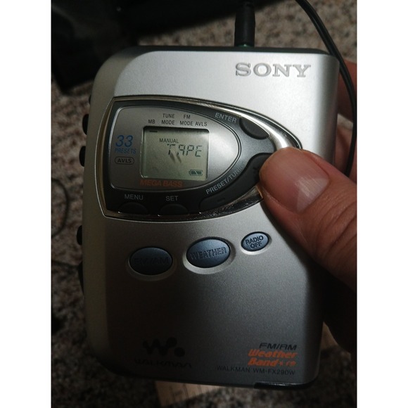 Vtg Sony Walkman WM-FX290 FM AM Radio Cassette Tape Player Tested w/ Case!! - Picture 6 of 6